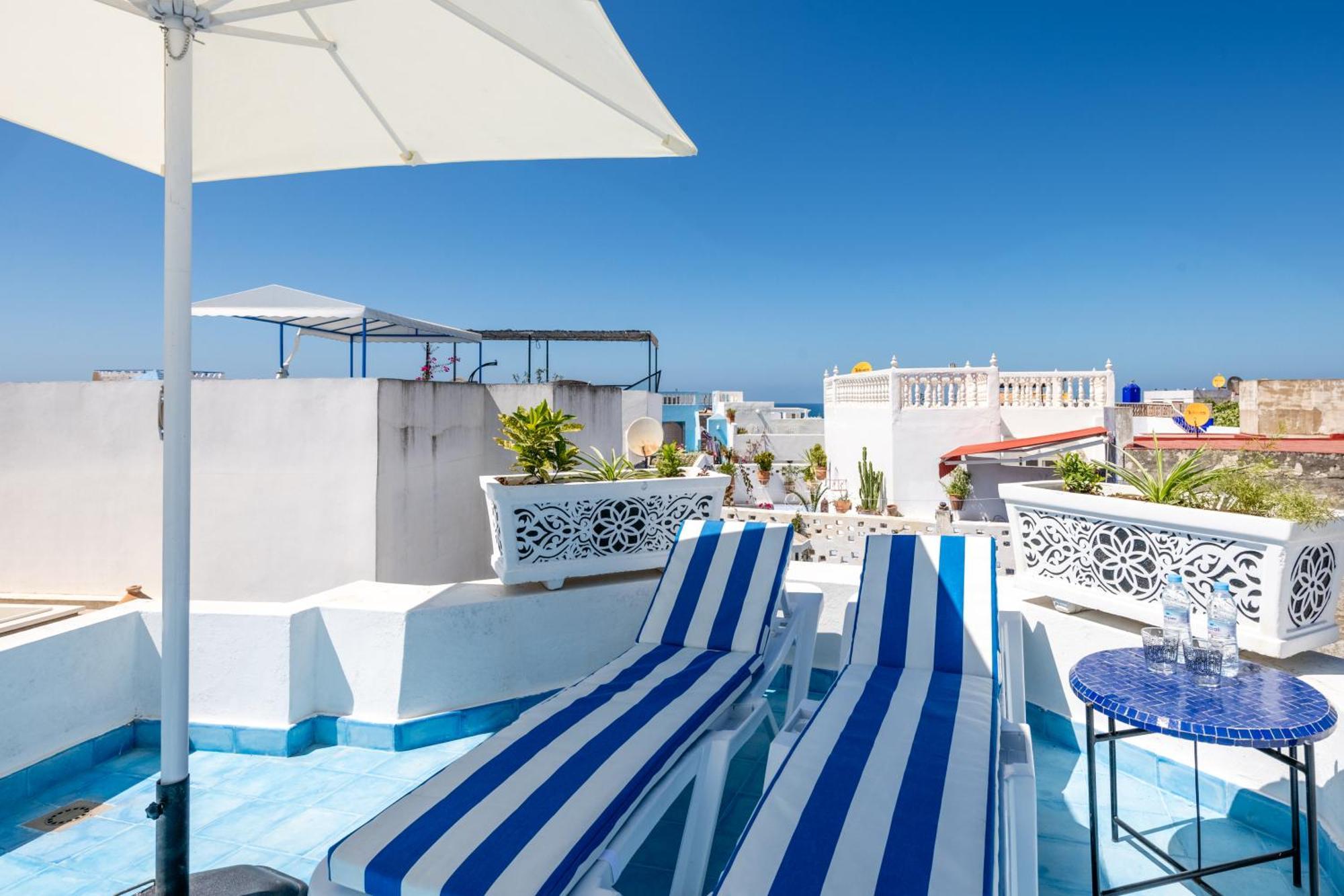 Riad Asilah 32 Bagian luar foto